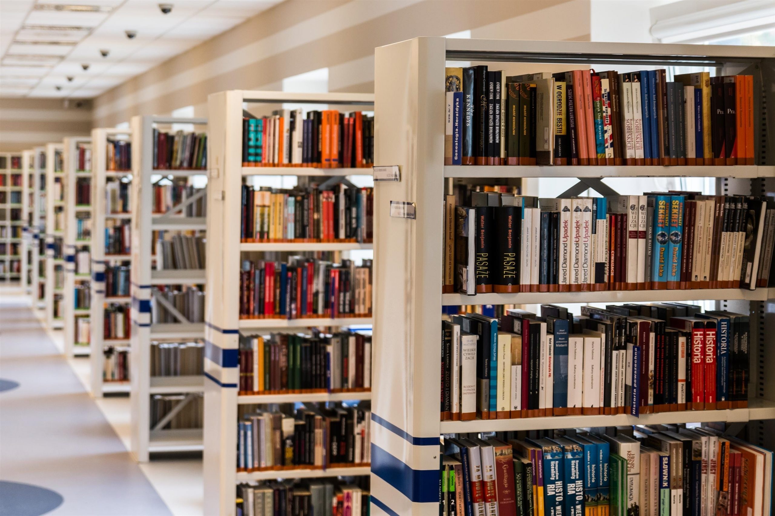 cropped-bookcase-books-bookshelves-256541-scaled-1.jpg